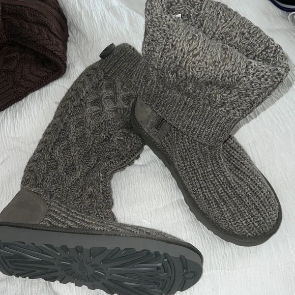 UGG Classic Cardi Bootie - Picture 4 of 5